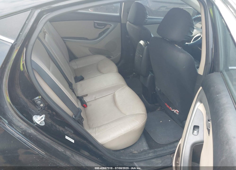 2015 HYUNDAI ELANTRA VIN: KMHDH4AH3FU229730