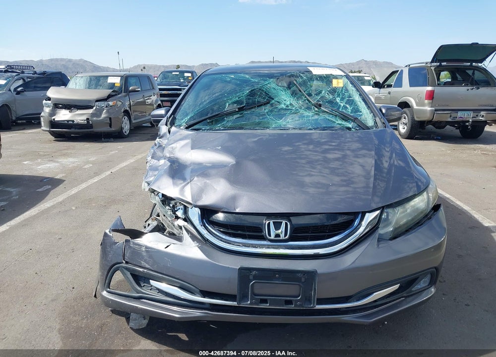 2014 HONDA CIVIC HYBRID VIN: 19XFB4F26EE000975