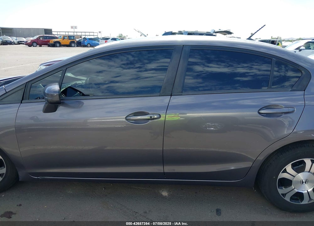 2014 HONDA CIVIC HYBRID VIN: 19XFB4F26EE000975