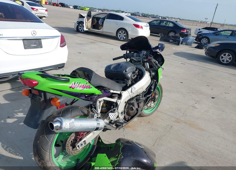 2000 KAWASAKI ZX900 E VIN: JKAZX2E10YA002640
