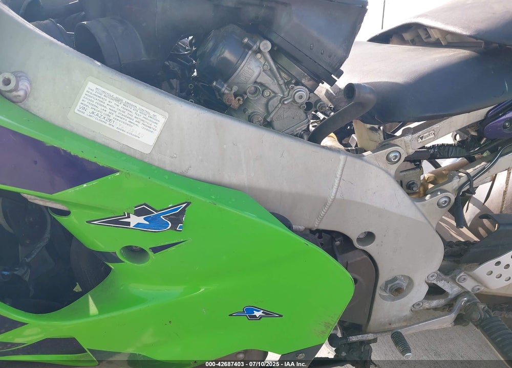2000 KAWASAKI ZX900 E VIN: JKAZX2E10YA002640