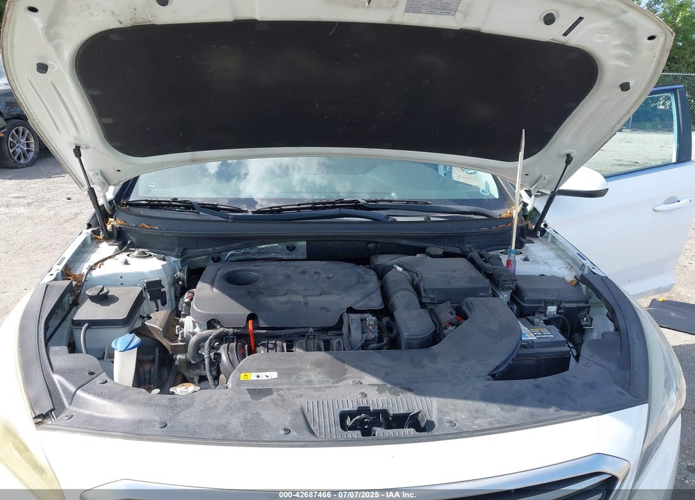 2015 HYUNDAI SONATA VIN: 5NPE24AF2FH216132