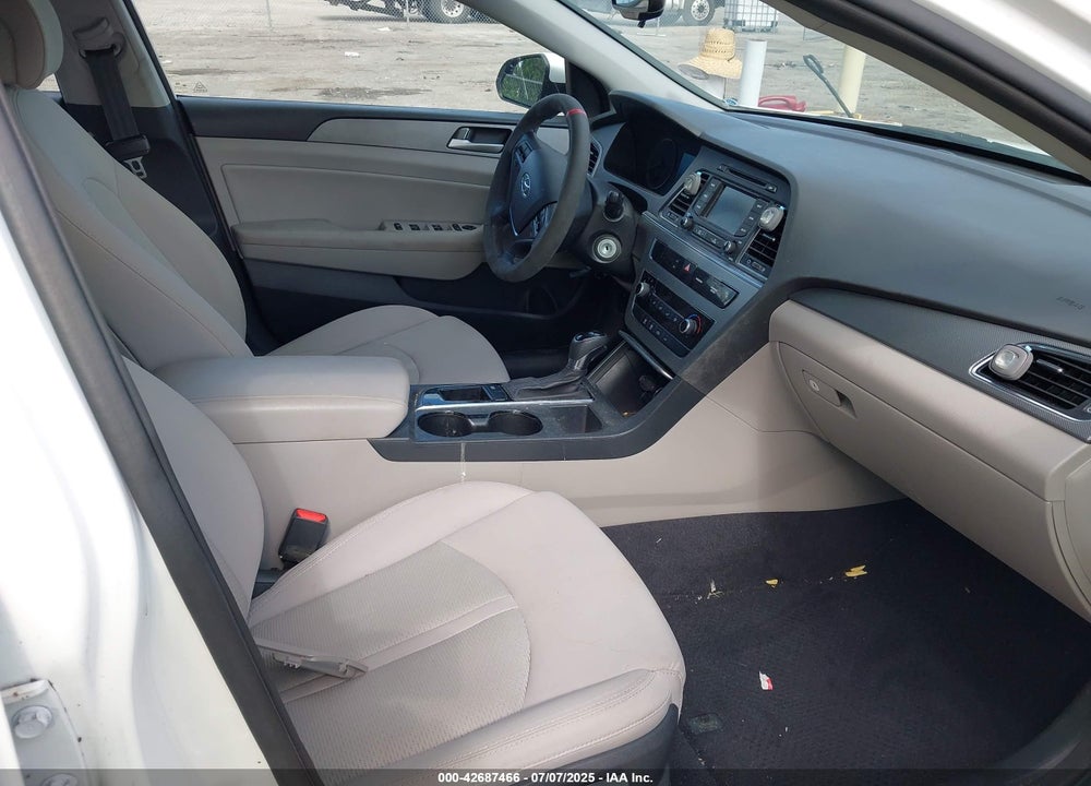 2015 HYUNDAI SONATA VIN: 5NPE24AF2FH216132