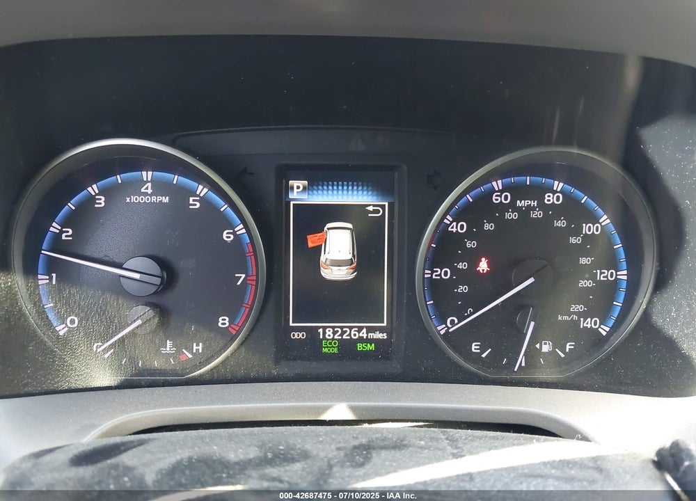 2018 TOYOTA RAV4 XLE VIN: 2T3WFREV8JW474230