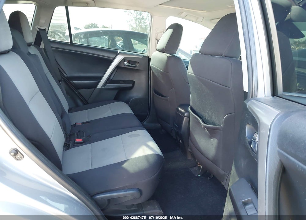 2018 TOYOTA RAV4 XLE VIN: 2T3WFREV8JW474230
