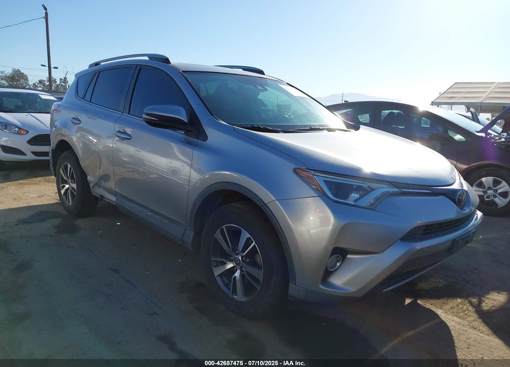 2018 TOYOTA RAV4 XLE VIN: 2T3WFREV8JW474230
