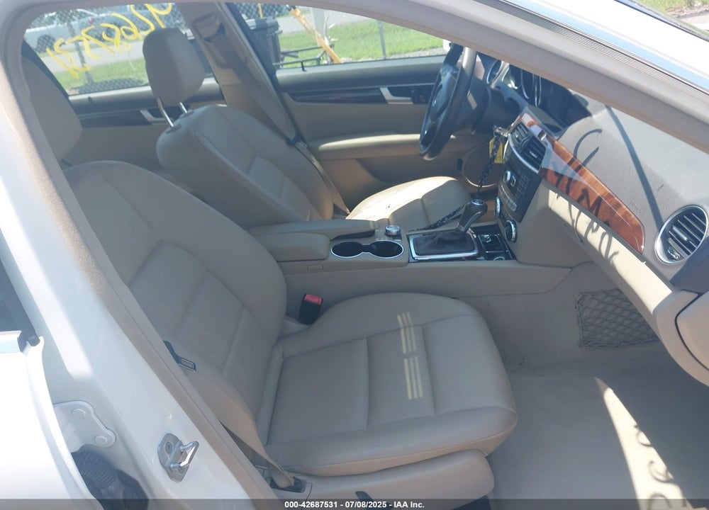 2013 MERCEDES-BENZ C CLASS VIN: WDDGF4HB8DA845940