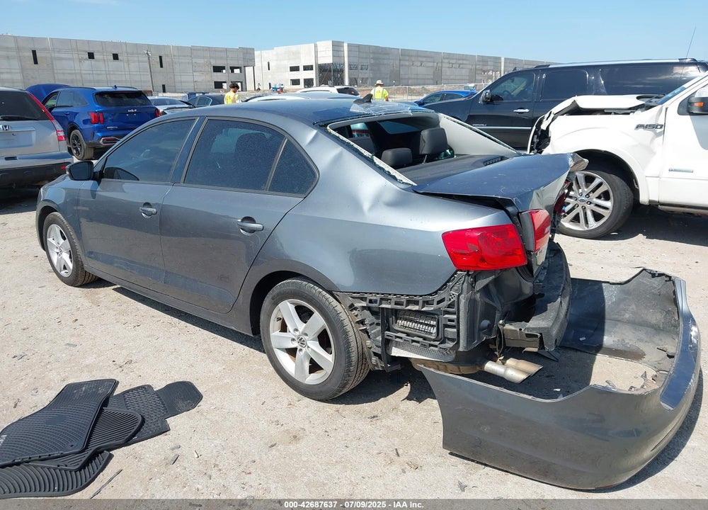2014 VOLKSWAGEN JETTA VIN: 3VWD17AJ2EM359799