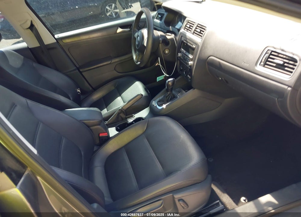 2014 VOLKSWAGEN JETTA VIN: 3VWD17AJ2EM359799