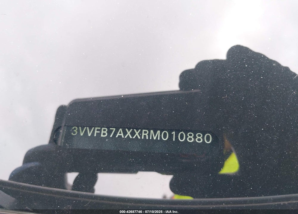 2024 VOLKSWAGEN TIGUAN VIN: 3VVFB7AXXRM010880