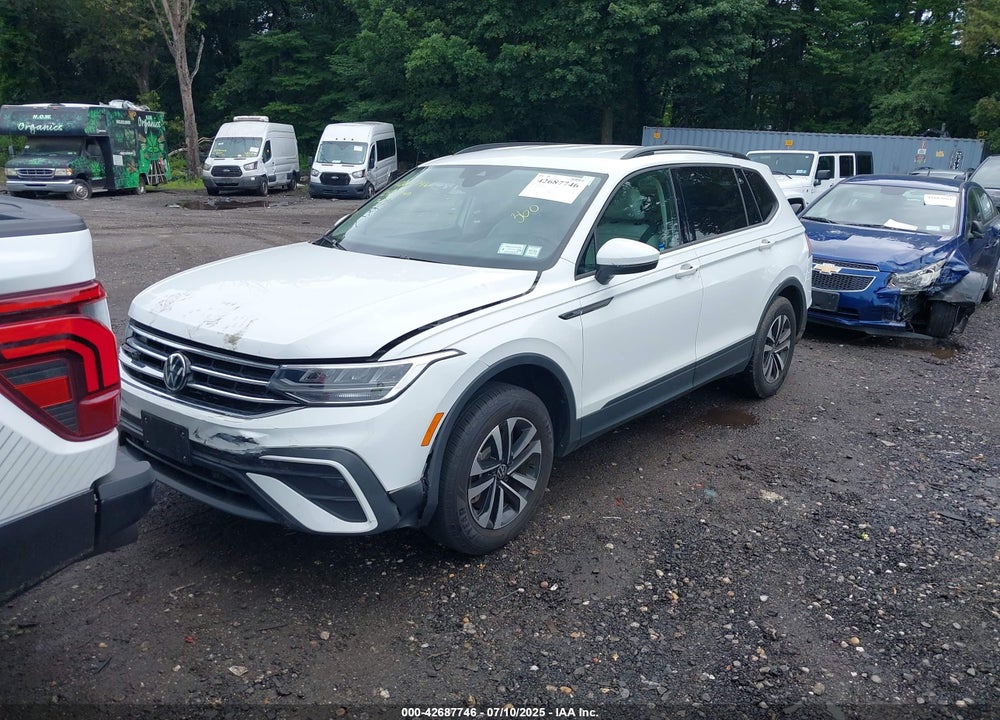 2024 VOLKSWAGEN TIGUAN VIN: 3VVFB7AXXRM010880