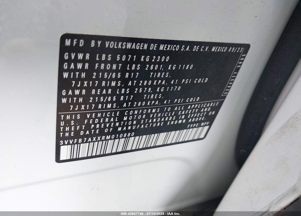 2024 VOLKSWAGEN TIGUAN VIN: 3VVFB7AXXRM010880