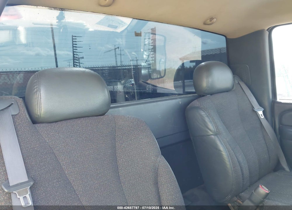 2000 CHEVROLET SILVERADO 1500 VIN: 1GCEK14V3YZ229677