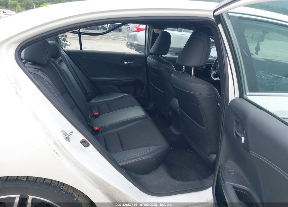 2017 HONDA ACCORD VIN: 1HGCR2F56HA176091