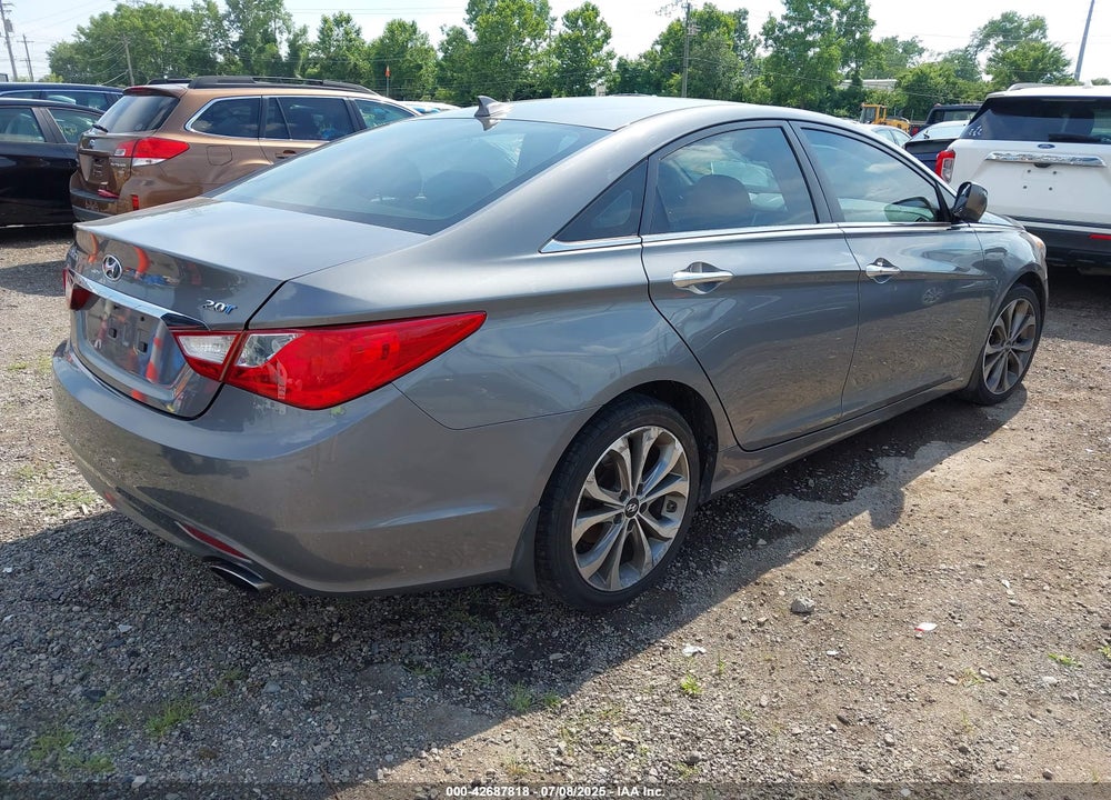 2013 HYUNDAI SONATA VIN: 5NPEC4AB9DH754902