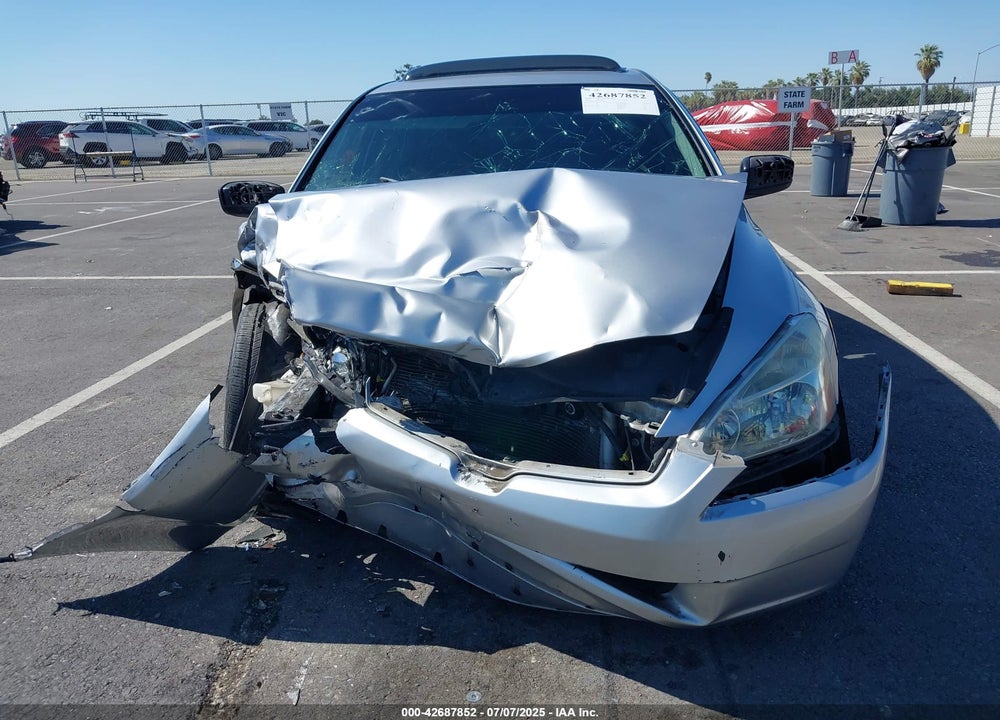 2004 HONDA ACCORD 2.4 EX VIN: JHMCM56794C018812