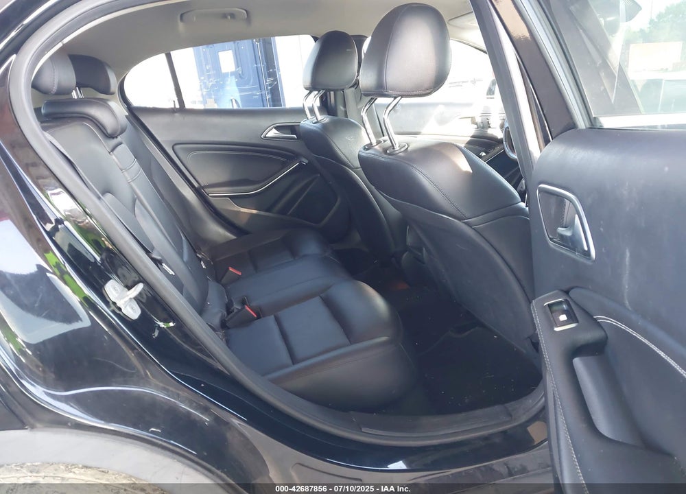 2015 MERCEDES-BENZ GLA-CLASS VIN: WDCTG4GB7FJ033114