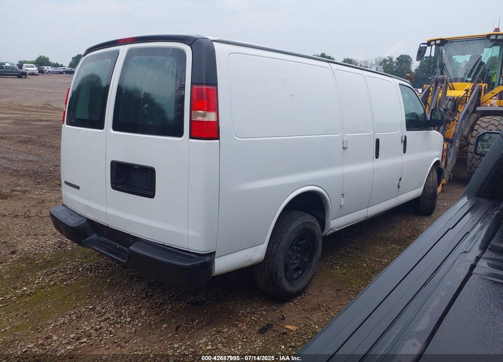 2008 CHEVROLET EXPRESS WORK VAN VIN: 1GCFG15XX81186380