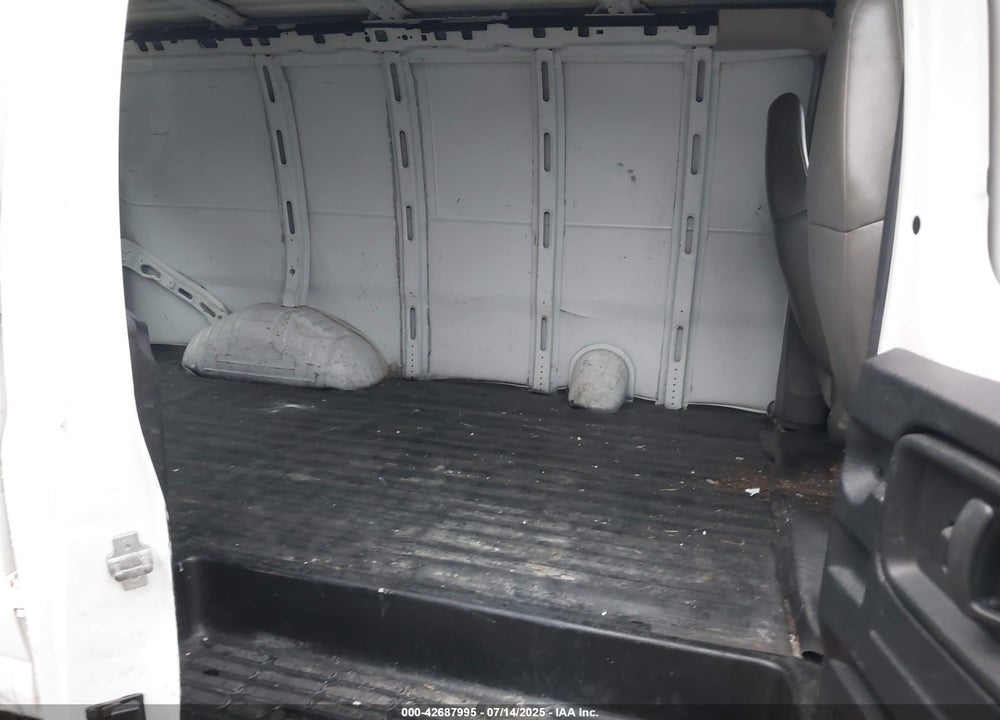 2008 CHEVROLET EXPRESS WORK VAN VIN: 1GCFG15XX81186380