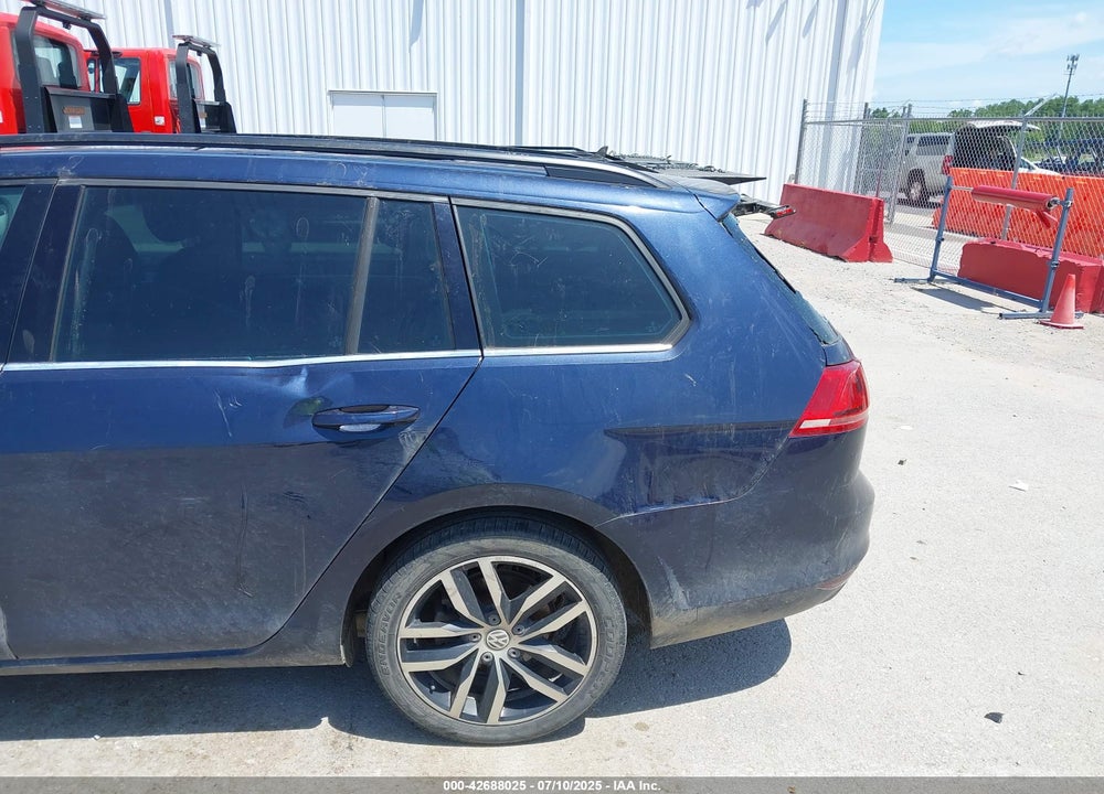 2016 VOLKSWAGEN GOLF SPORTWAGEN VIN: 3VWC17AU8GM520407