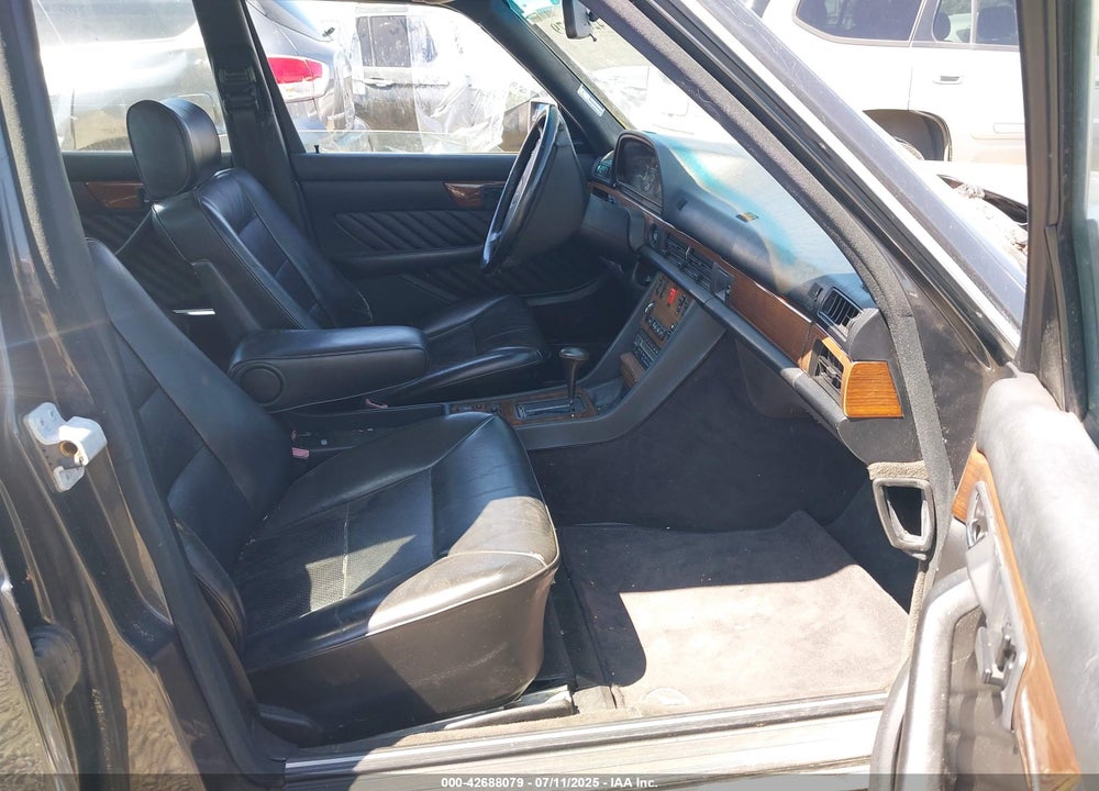 1990 MERCEDES-BENZ 300 SE VIN: WDBCA24D5LA524406