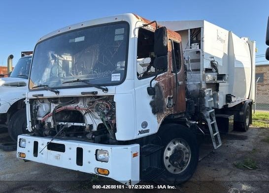 2019 AUTOCAR LLC XPERT VIN: 516M3DED5KH228327