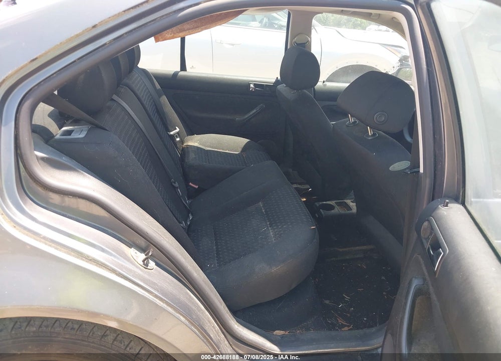2004 VOLKSWAGEN JETTA GL VIN: 3VWRK69M94M041835