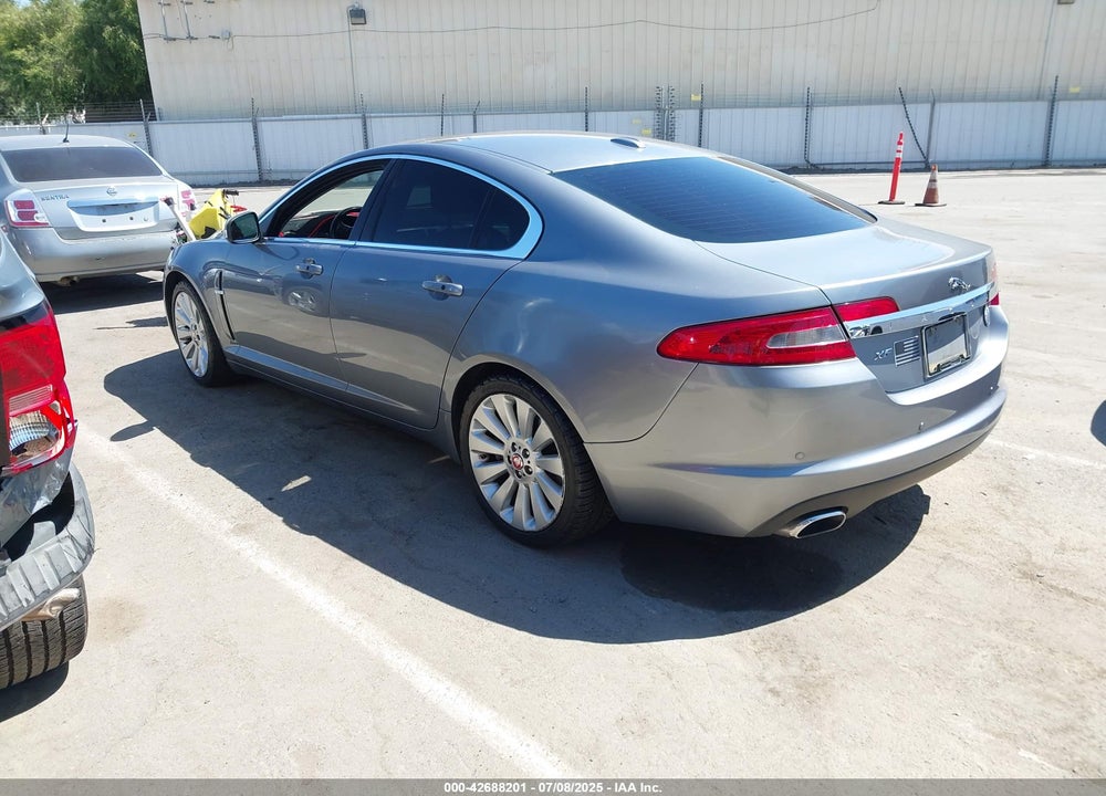 2009 JAGUAR XF VIN: SAJWA06B09HR02678