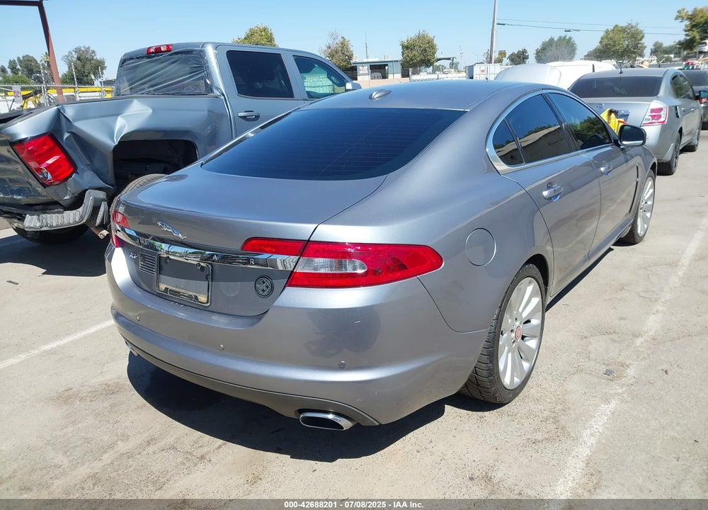 2009 JAGUAR XF VIN: SAJWA06B09HR02678