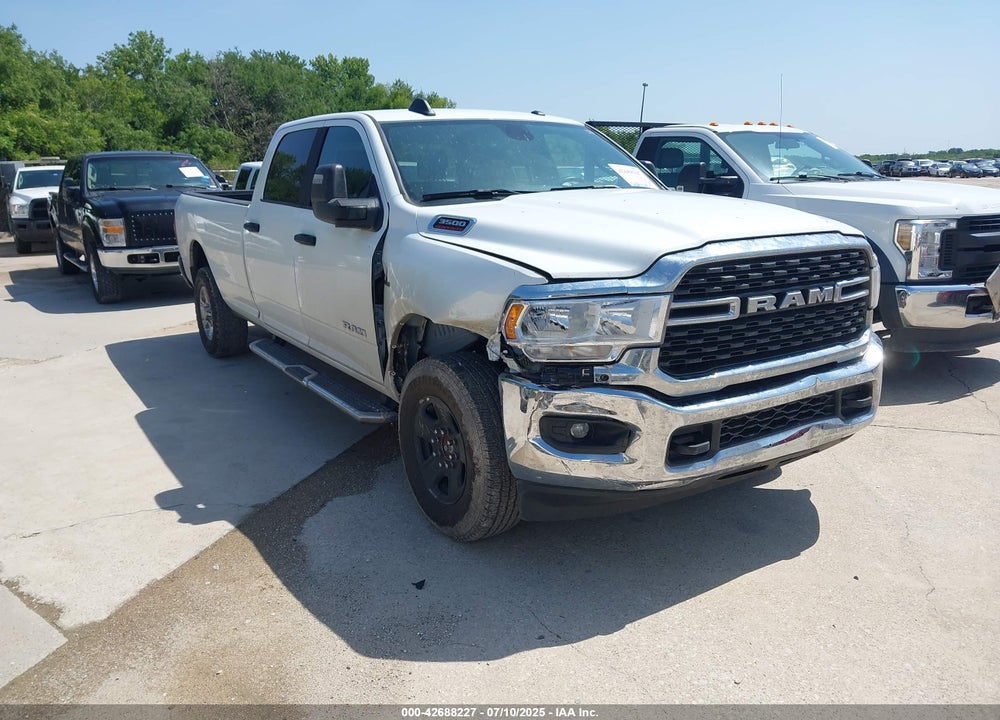 2024 RAM 3500 BIG HORN  4X4 8' BOX VIN: 3C63R3HL9RG339228