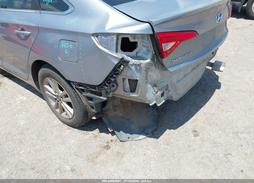 2016 HYUNDAI SONATA VIN: 5NPE24AF4GH290198