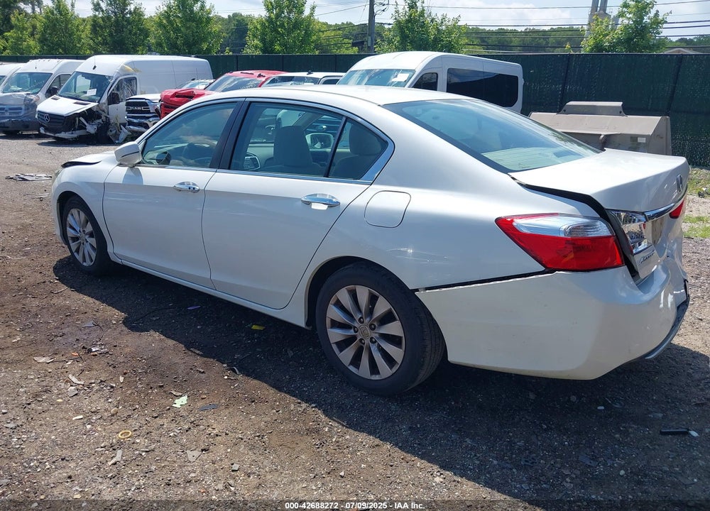 2015 HONDA ACCORD VIN: 1HGCR2F70FA033894