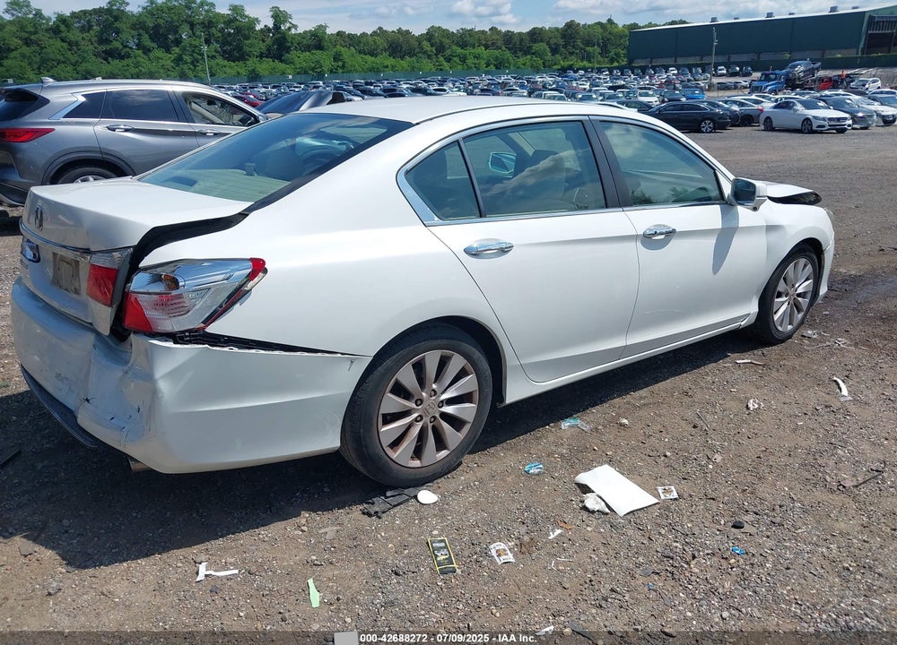 2015 HONDA ACCORD VIN: 1HGCR2F70FA033894