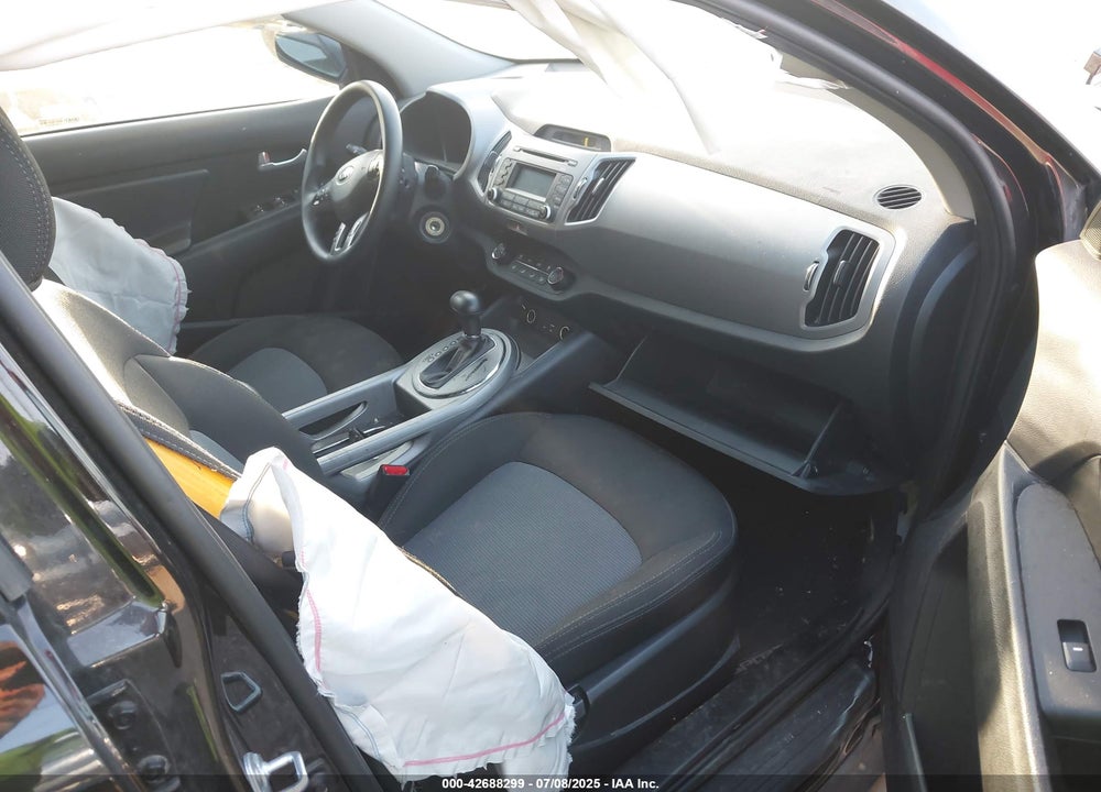 2016 KIA SPORTAGE VIN: KNDPB3AC7G7871384