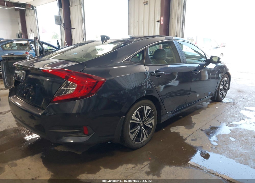 2018 HONDA CIVIC VIN: JHMFC1F73JX037711