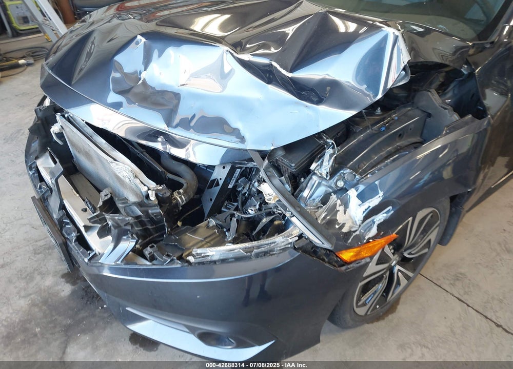 2018 HONDA CIVIC VIN: JHMFC1F73JX037711