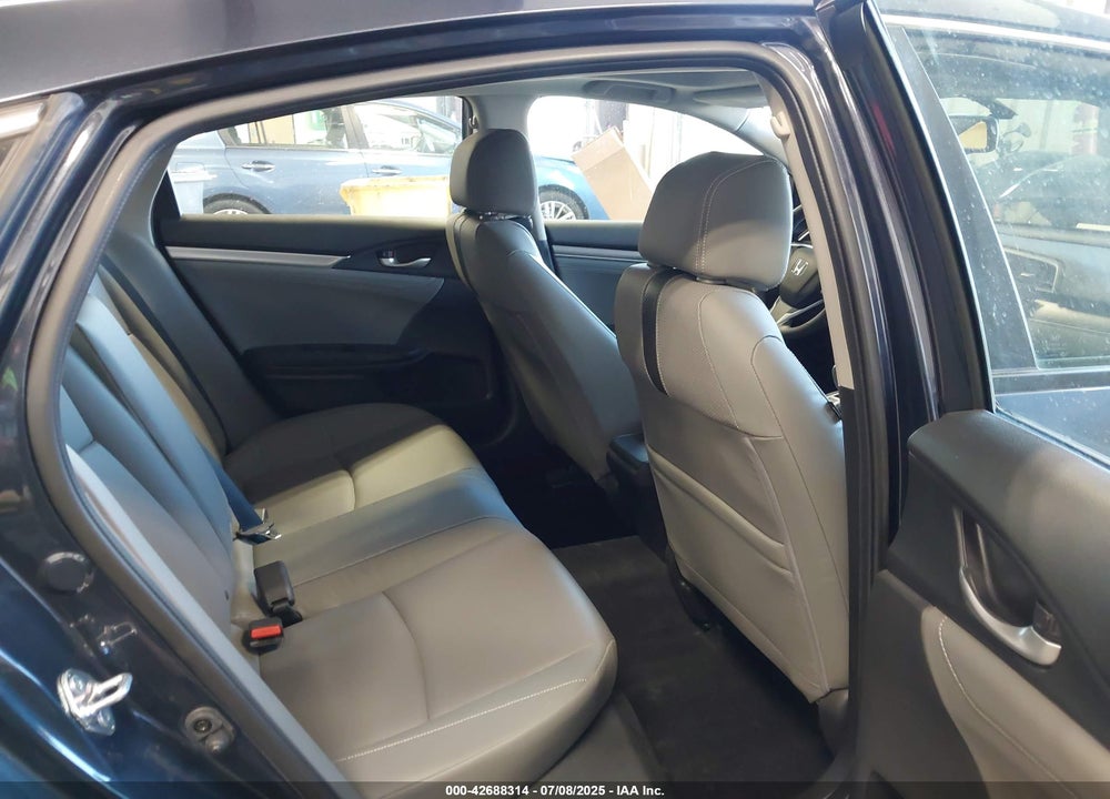 2018 HONDA CIVIC VIN: JHMFC1F73JX037711