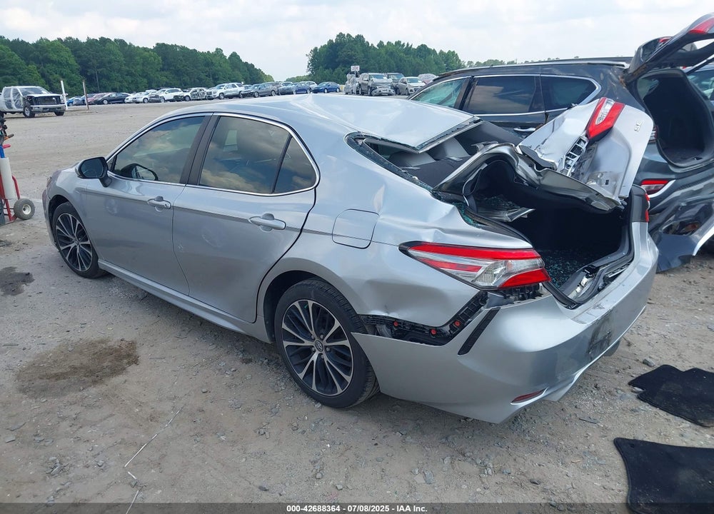 2018 TOYOTA CAMRY VIN: 4T1B11HK7JU140201