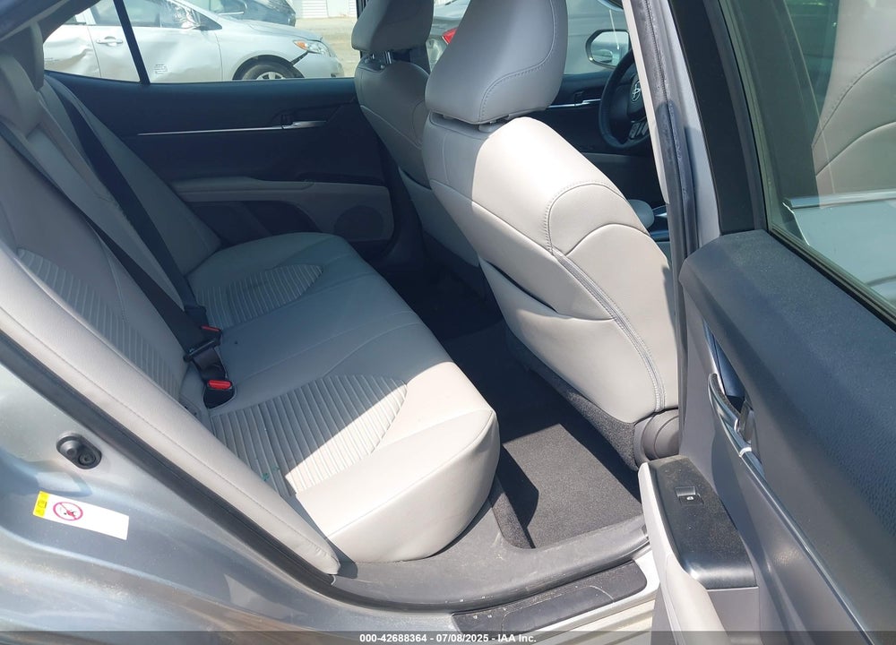 2018 TOYOTA CAMRY VIN: 4T1B11HK7JU140201