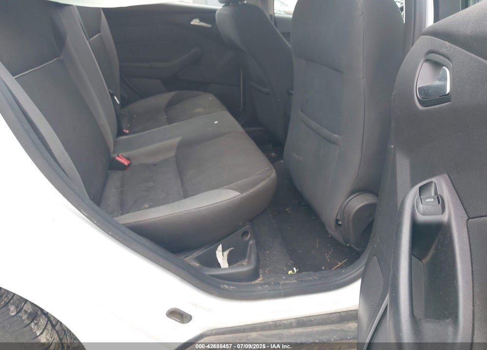 2014 FORD FOCUS VIN: 1FADP3F2XEL380144