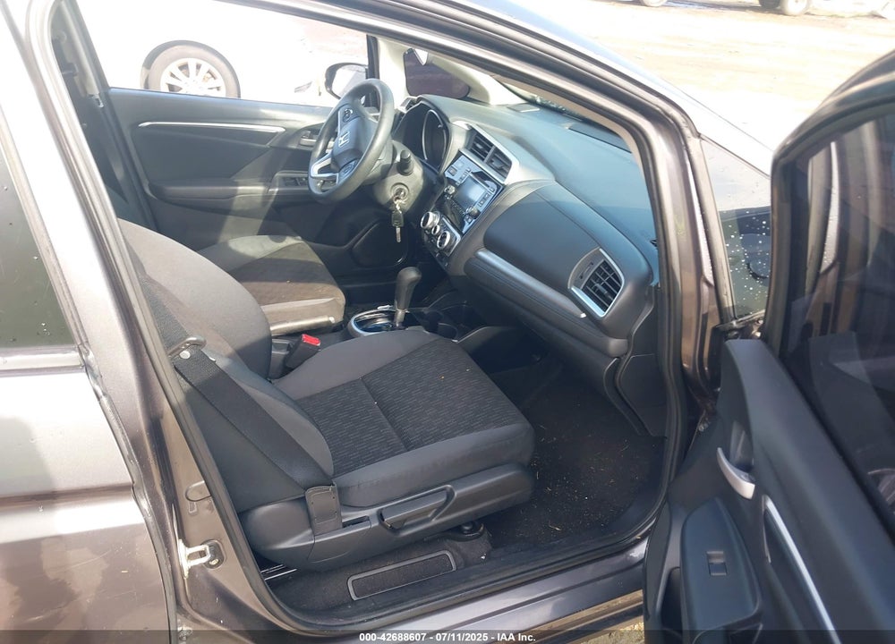 2015 HONDA FIT VIN: 3HGGK5H50FM736871