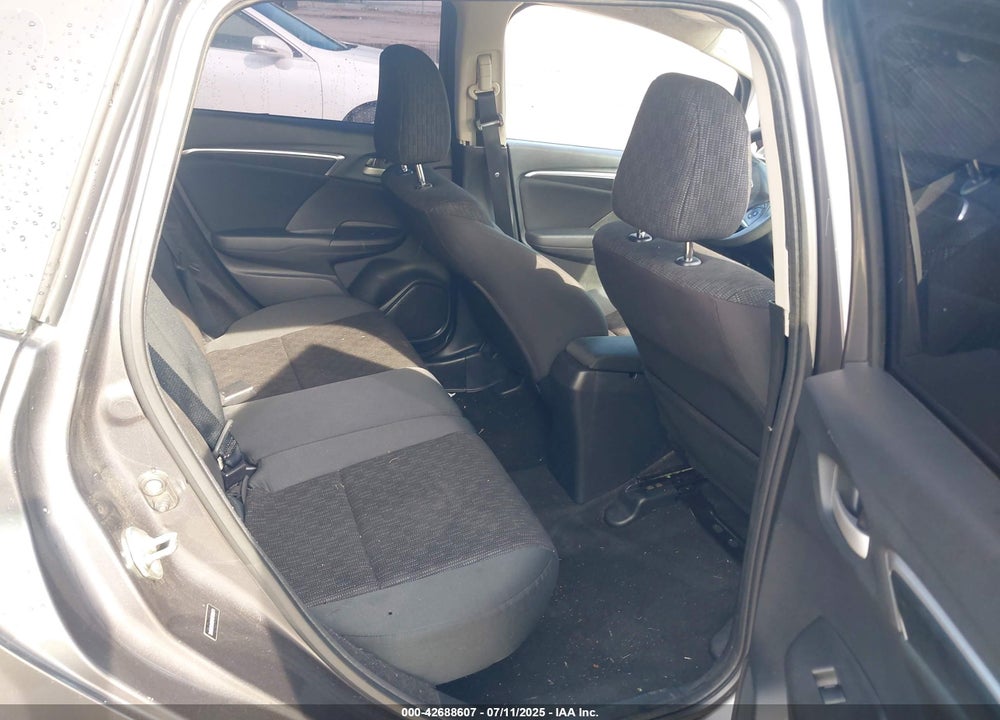 2015 HONDA FIT VIN: 3HGGK5H50FM736871