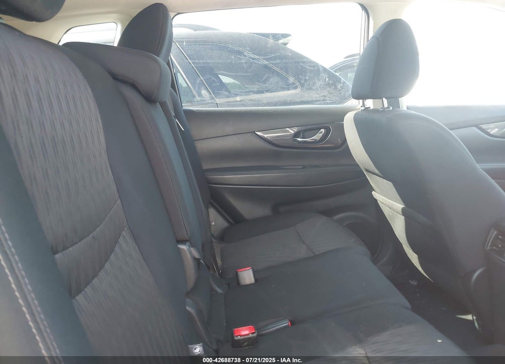 2018 NISSAN ROGUE VIN: 5N1AT2MT1JC748151