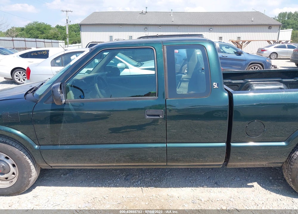2002 GMC SONOMA SL VIN: 1GTCS19W628213723