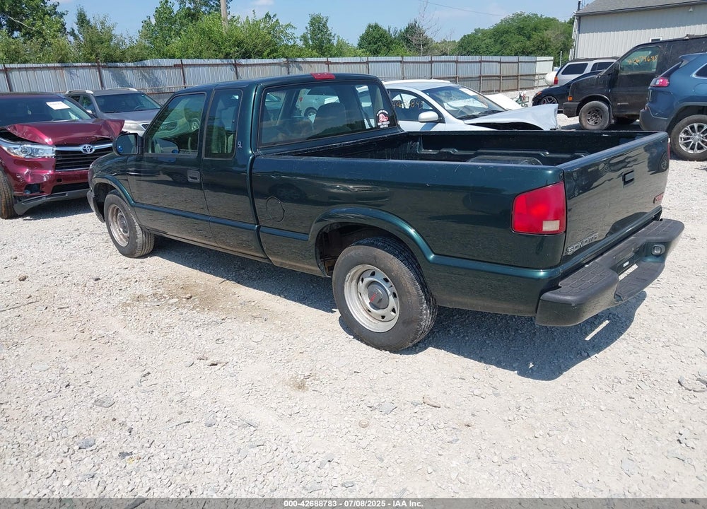 2002 GMC SONOMA SL VIN: 1GTCS19W628213723