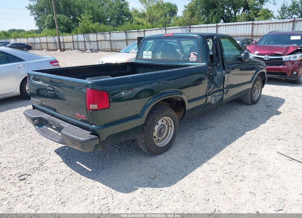 2002 GMC SONOMA SL VIN: 1GTCS19W628213723