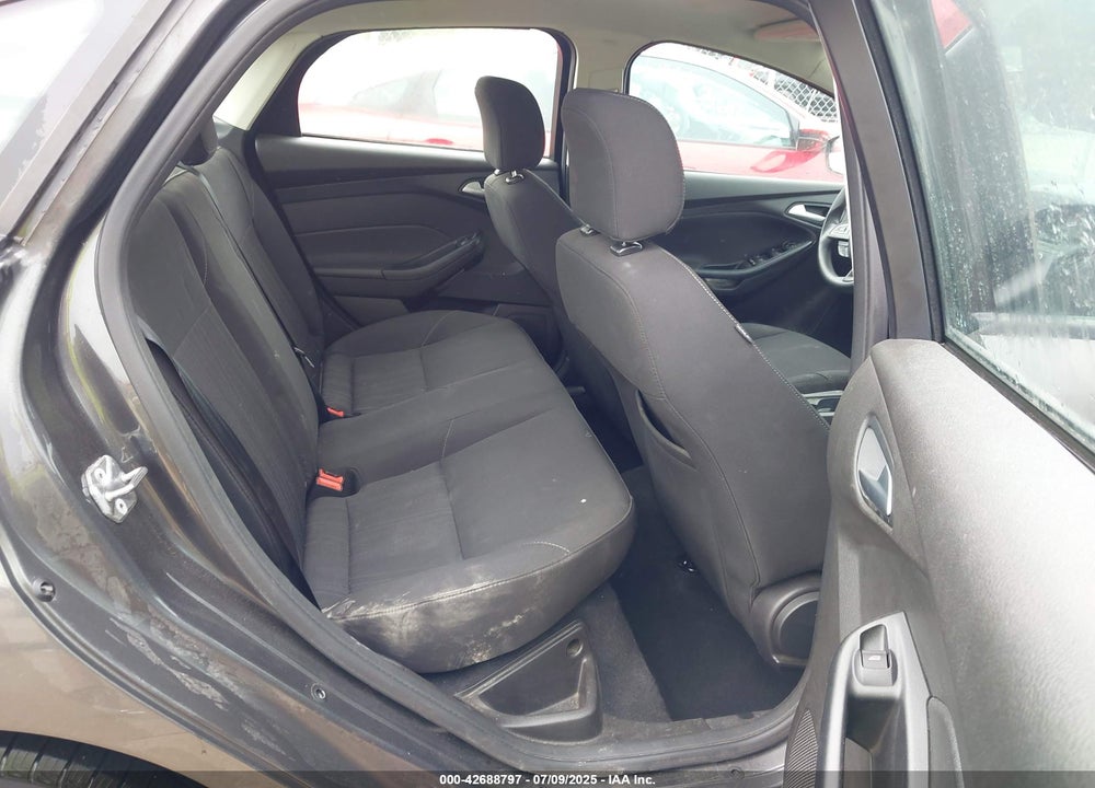2016 FORD FOCUS VIN: 1FADP3F29GL292091
