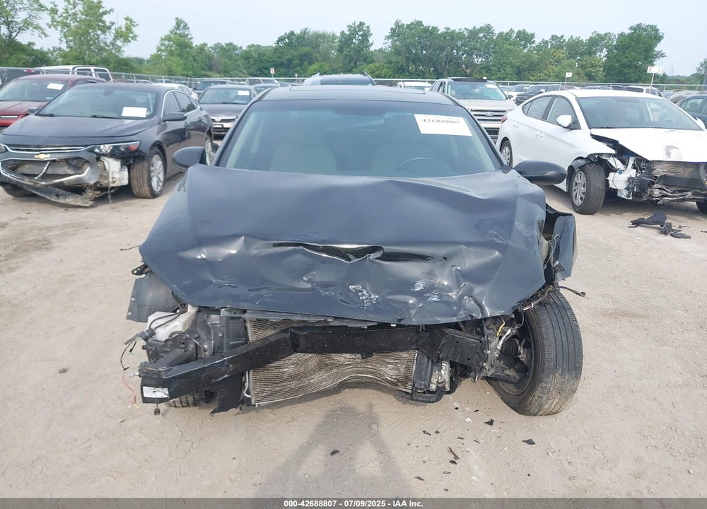 2018 HYUNDAI ELANTRA VIN: 5NPD84LF9JH391896