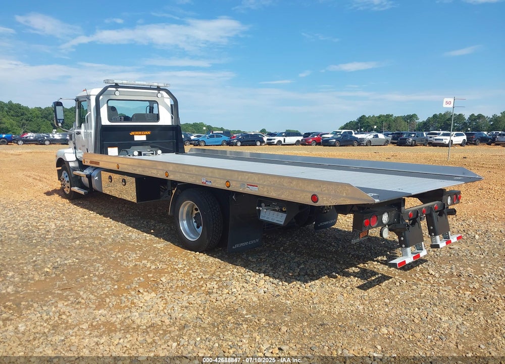 2024 MACK MD VIN: 1M2MDBAA8RS011995