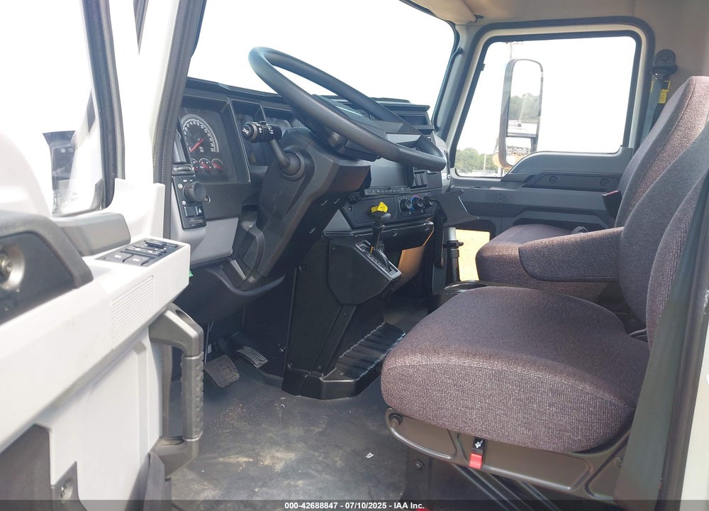 2024 MACK MD VIN: 1M2MDBAA8RS011995
